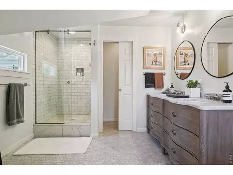 Bath - 1013 Mapleton Ave, Boulder, CO 80304 photo 4 of 5