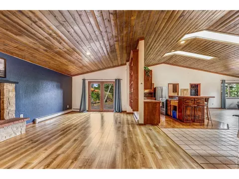 Living - 184 Chapman Rd, Boulder, CO 80302 photo 3 of 7