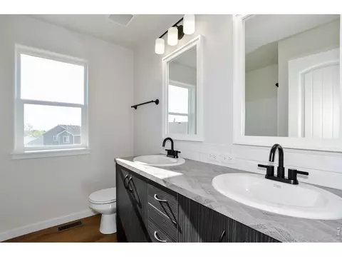 Bath - 1144 Bitterroot Ct, Johnstown, CO 80534 photo 6 of 7