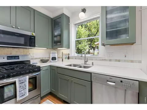 Kitchen - 2324 Mapleton Ave #A, Boulder, CO 80304 photo 2 of 2