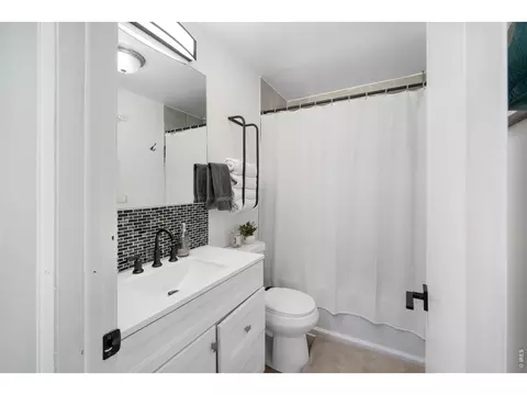 Bath - 817 Bob Blvd, Brush, CO 80723 photo 1 of 2
