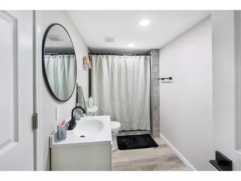 Bath - 817 Bob Blvd, Brush, CO 80723 photo 2 of 2