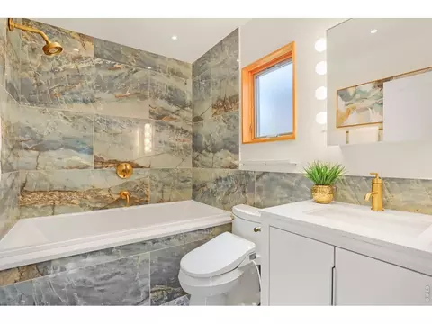 Bath - 873 9th St, Boulder, CO 80302 photo 2 of 4
