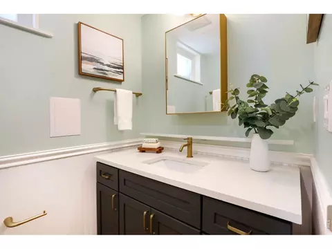 Bath - 873 9th St, Boulder, CO 80302 photo 3 of 4