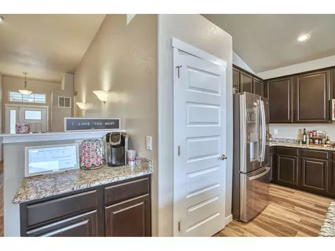 Kitchen - 1277 Tipton St, Berthoud, CO 80513 photo 4 of 5
