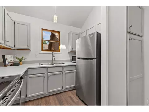 Kitchen - 3119 Bell Dr, Boulder, CO 80301 photo 2 of 4