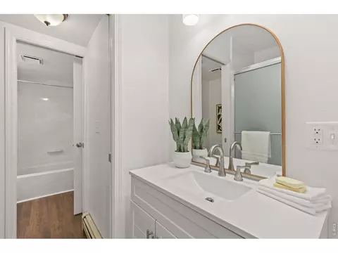 Bath - 3119 Bell Dr, Boulder, CO 80301 photo 2 of 4