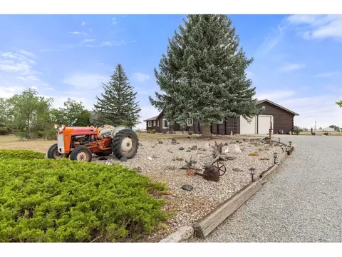 Exterior - 5001 Meining Rd, Berthoud, CO 80513 photo 3 of 8