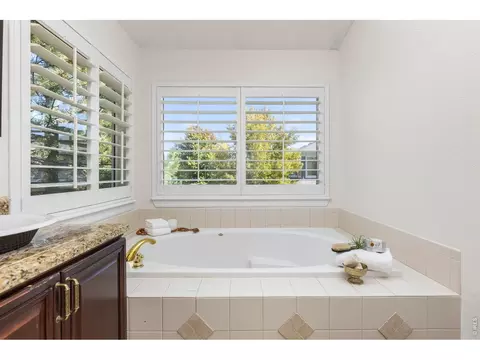 Bath - 6755 Saddleback Ave, Firestone, CO 80504 photo 5 of 6