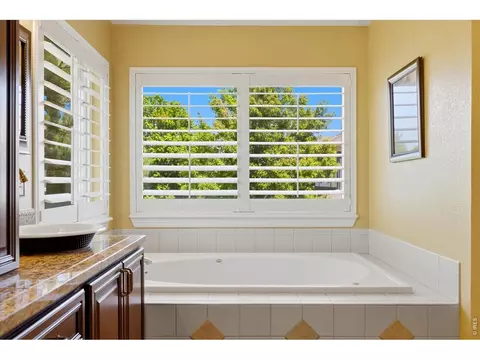 Bath - 6755 Saddleback Ave, Firestone, CO 80504 photo 4 of 5