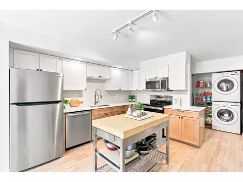 Kitchen - 600 Arapahoe Ave #5, Boulder, CO 80302 photo 4 of 5