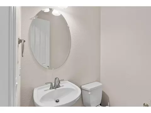 Bath - 413 Raymond Ct, Lyons, CO 80540 photo 1 of 6