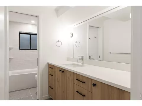 Bath - 1760 Hawthorn Pl, Boulder, CO 80304 photo 6 of 6