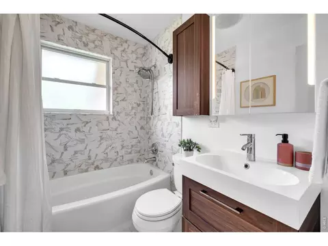 Bath - 3930 Darley Ave, Boulder, CO 80305 photo 1 of 1