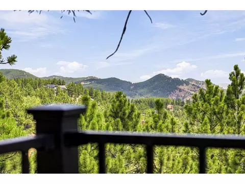 Exterior - 335 Pine Tree Ln, Boulder, CO 80304 photo 5 of 9