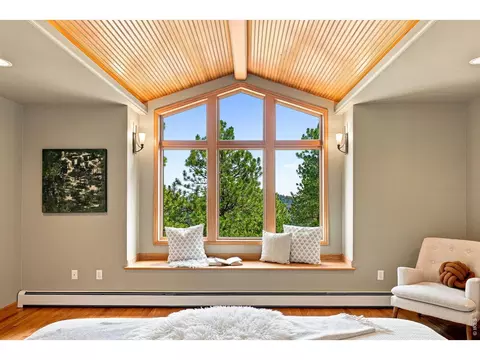 Bedroom - 335 Pine Tree Ln, Boulder, CO 80304 photo 1 of 6