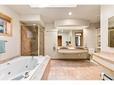 Bath - 335 Pine Tree Ln, Boulder, CO 80304 photo 1 of 4