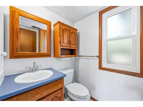 Bath - 2701 Martingale Dr, Berthoud, CO 80513 photo 1 of 3