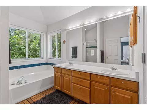 Bath - 4910 Tesla Ct, Boulder, CO 80301 photo 3 of 5