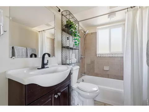 Bath - 720 Gillaspie Dr, Boulder, CO 80305 photo 3 of 3