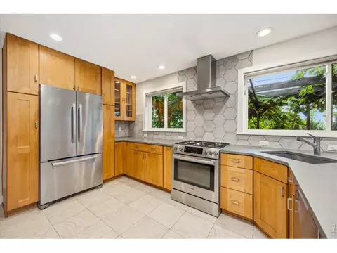 Kitchen - 890 Toedtli Dr, Boulder, CO 80305 photo 3 of 3