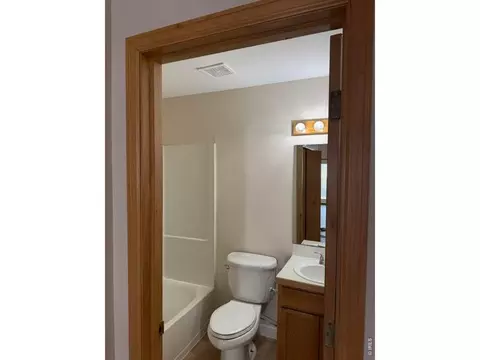 Bath - 629 Ash St, Windsor, CO 80550 photo 2 of 2