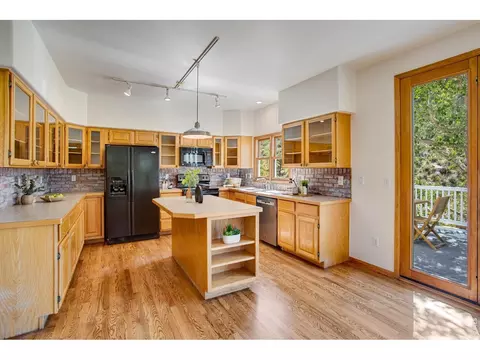 Kitchen - 9 Eagle Nest Ln, Lyons, CO 80540 photo 2 of 4