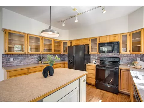 Kitchen - 9 Eagle Nest Ln, Lyons, CO 80540 photo 3 of 4