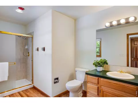 Bath - 9 Eagle Nest Ln, Lyons, CO 80540 photo 1 of 3