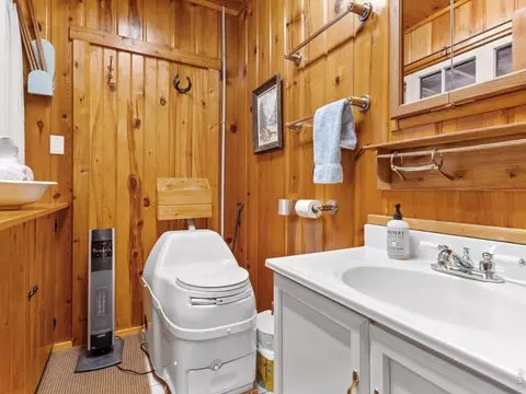 Bath - 2426 Riverside Dr, Lyons, CO 80540 photo 1 of 1