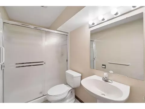 Bath - 7271 Siena Way, Boulder, CO 80301 photo 4 of 4