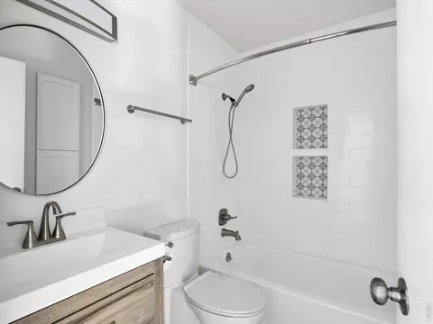Bath - 3565 28th St #201, Boulder, CO 80301 photo 1 of 4