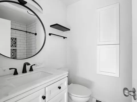 Bath - 3565 28th St #201, Boulder, CO 80301 photo 3 of 4