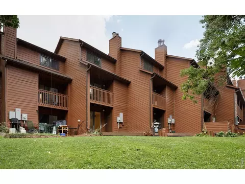 Exterior - 3118 Bell Dr, Boulder, CO 80301 photo 3 of 5