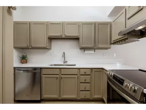 Kitchen - 3118 Bell Dr, Boulder, CO 80301 photo 3 of 5