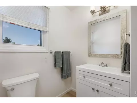 Bath - 3118 Bell Dr, Boulder, CO 80301 photo 2 of 5