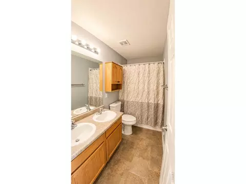 Bath - 2123 E 100th Pl, Thornton, CO 80229 photo 2 of 6