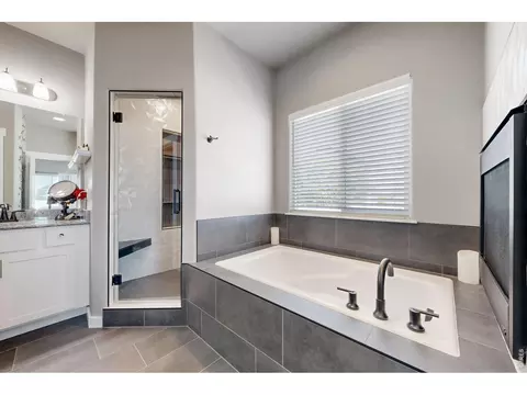 Bath - 1799 Tinkers Dr, Windsor, CO 80550 photo 1 of 8