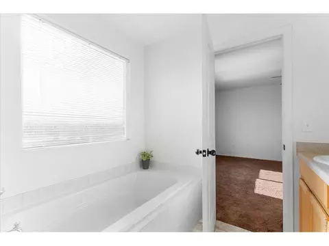 Bath - 909 5th St, Pierce, CO 80650 photo 4 of 4