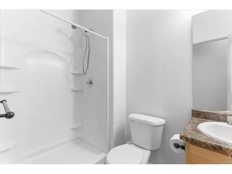 Bath - 909 5th St, Pierce, CO 80650 photo 1 of 4