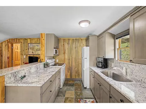 Kitchen - 259 Riverside Dr, Lyons, CO 80540 photo 5 of 6