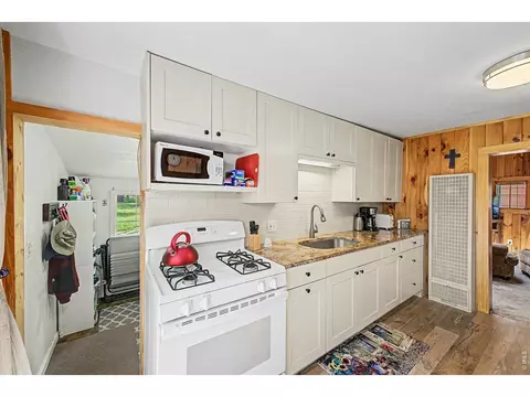 Kitchen - 259 Riverside Dr, Lyons, CO 80540 photo 3 of 6