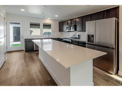 Kitchen - 955 Trumpet Ln, Windsor, CO 80550 photo 5 of 7