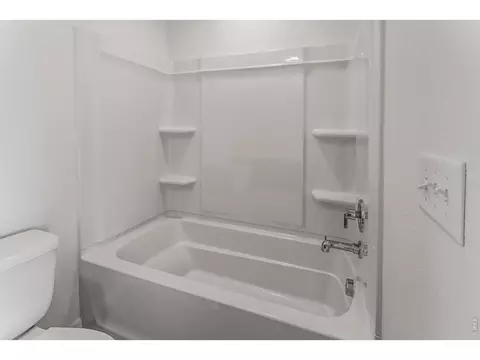 Bath - 955 Trumpet Ln, Windsor, CO 80550 photo 5 of 5