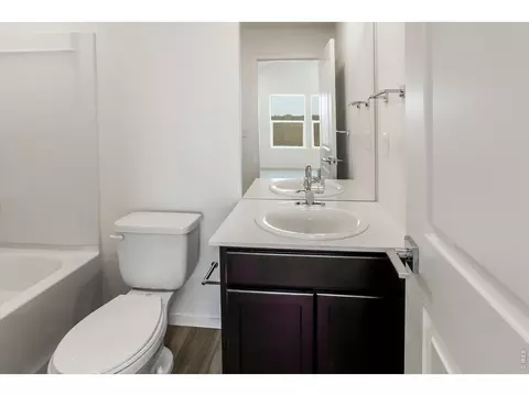Bath - 955 Trumpet Ln, Windsor, CO 80550 photo 2 of 5