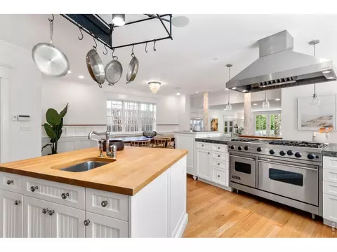 Kitchen - 435 Arapahoe Ave, Boulder, CO 80302 photo 2 of 3