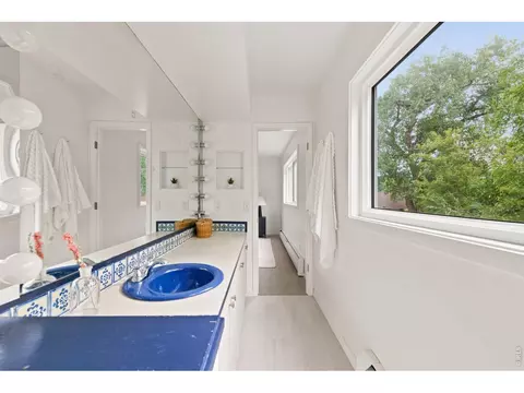 Bath - 3416 Iris Ct, Boulder, CO 80304 photo 1 of 3