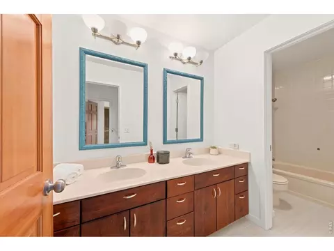 Bath - 3416 Iris Ct, Boulder, CO 80304 photo 3 of 3