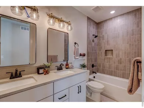 Bath - 1298 Burt Ave, Berthoud, CO 80513 photo 4 of 6