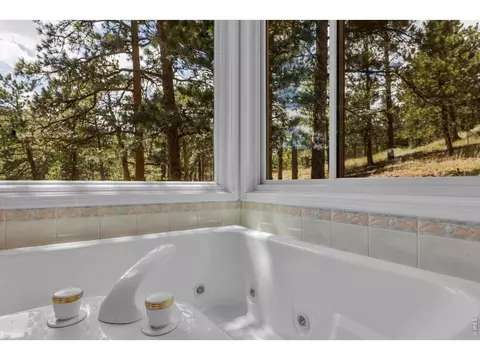 Bath - 65 Betasso Rd, Boulder, CO 80302 photo 2 of 4